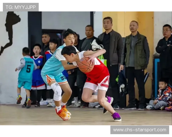 青训是否设有针对家庭篮球素养的教育培训计划，篮球青训队还能上学吗